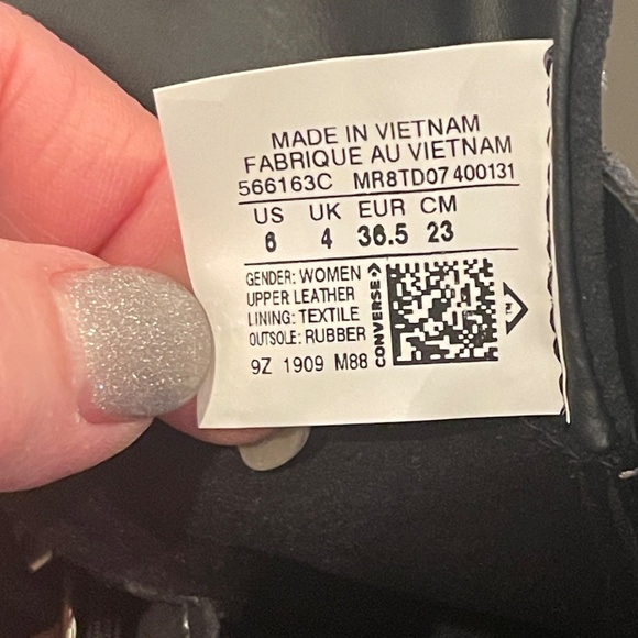 size 6 black Converse - Picture 5 of 5